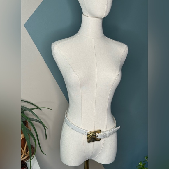 Ilana Goor White Leather Belt Sculptural Gold Buckle Vintage Artisan Designer M - Picture 2 of 9